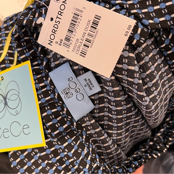 CeCe Garden Geometric Print Blouse In Cerulean Dusk - New With Tag - Reemoly - Picture 12 of 13